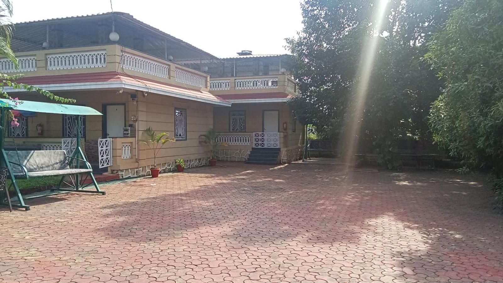 Giriraj Garden Resort Vagholi  Buitenkant foto